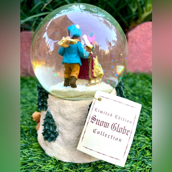 Christmas Musical Snow/Water Globe Limited Edition Collection - "Jingle Bells" - Picture 6 of 7